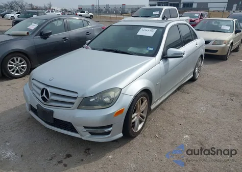 2012 Mercedes-Benz C 250 Sport из США, поврежденный, VIN WDDGF4HB1CA665150